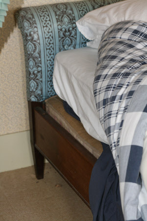 Campaign bed