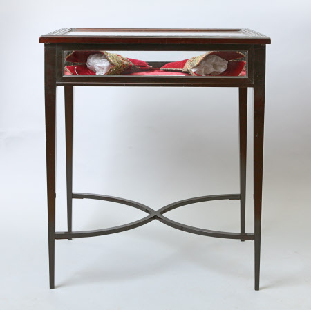 Display table
