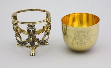 Presentation cup