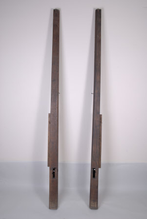 Head post