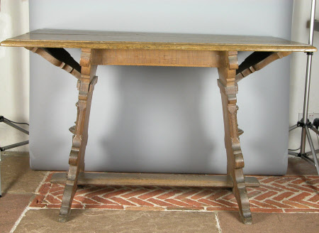 Trestle table