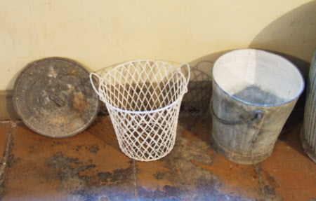 Egg preserving bucket
