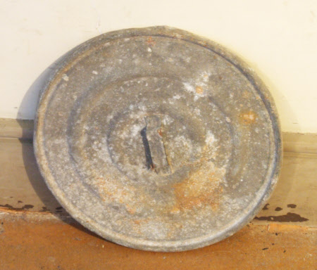 Egg preserving bucket lid