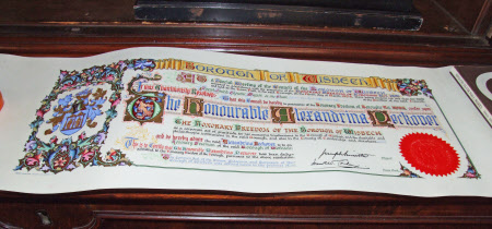 Presentation scroll