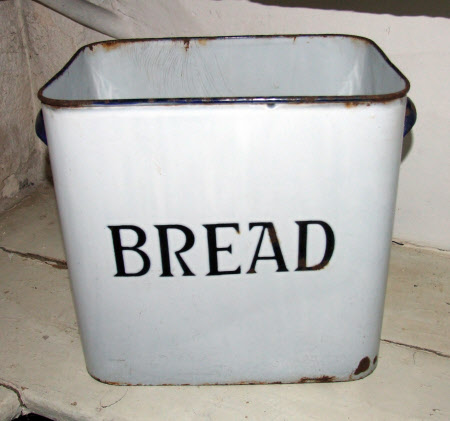 Bread bin