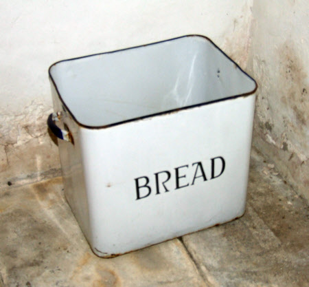 Bread bin