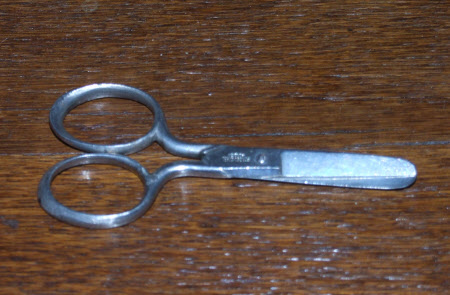 Nail scissors
