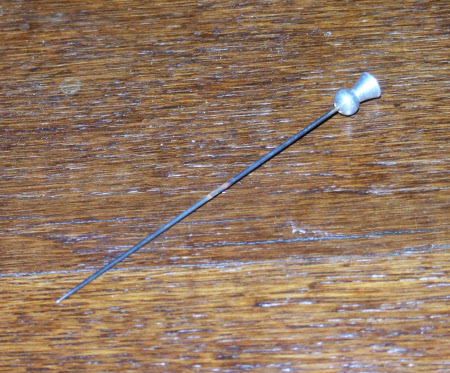 Hat pin