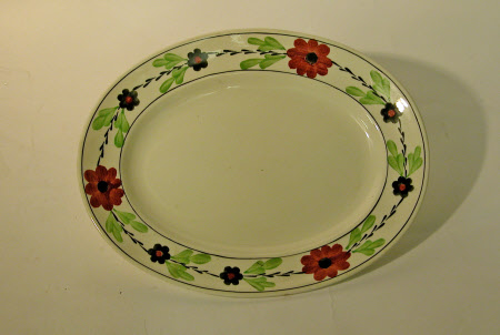 'Dolls' dinner service