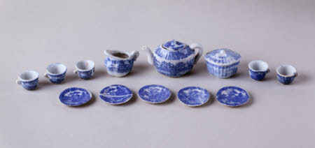 Miniature tea service