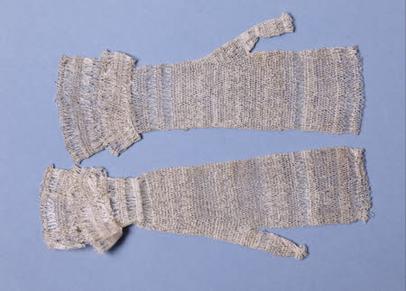 Doll's glove