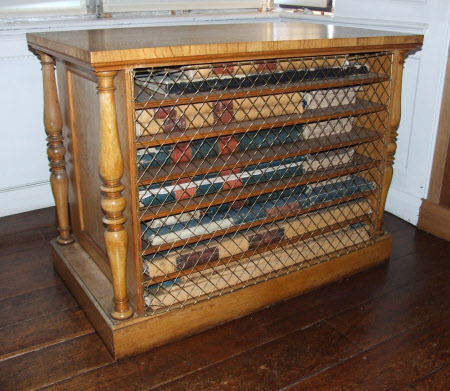Library cabinet