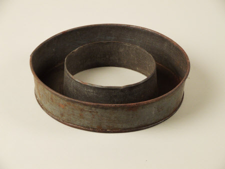 Ring mould