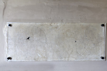 Apotropaic mark