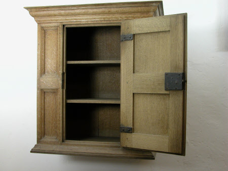 Hanging cupboard