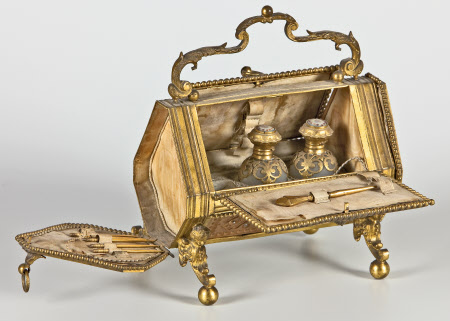 Necessaire