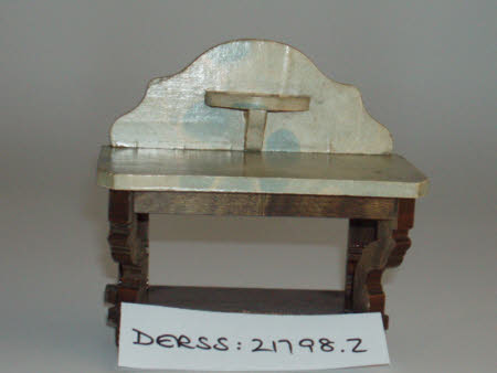 Doll's house washstand