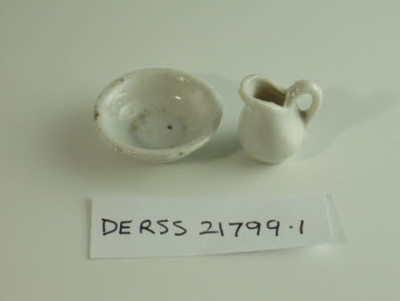 Doll's house ewer and basin