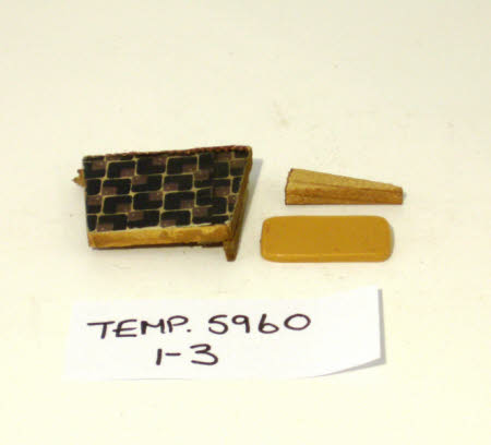 Miscellaneous doll's house items