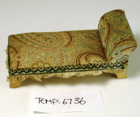Doll's house chaise longue