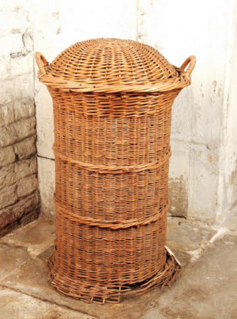 Linen basket