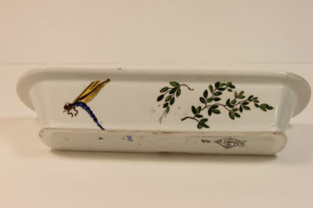 Toothbrush tray