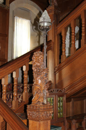 Newel post