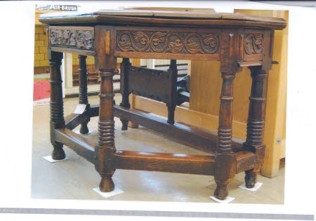 Folding table