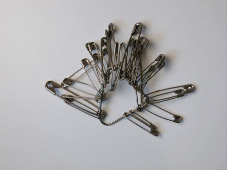 Safety pin