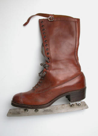 Ice skating boot