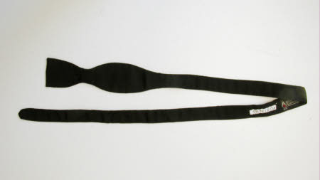 Bow tie