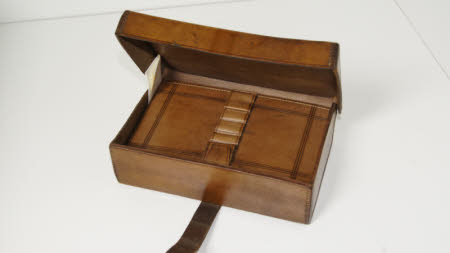 Toilet case