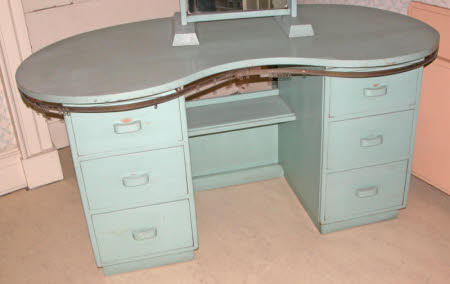 Dressing table