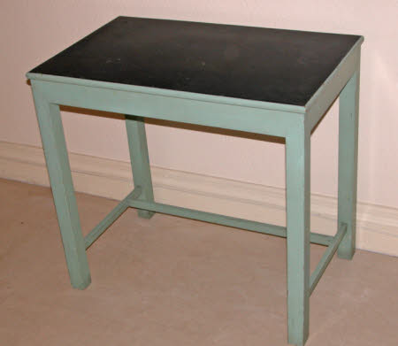 Occasional table