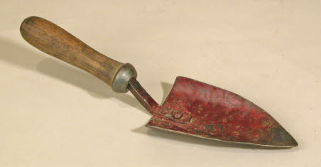 Garden trowel