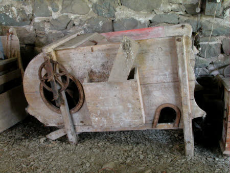 Winnowing machine