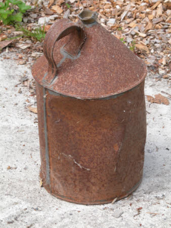 Oil can