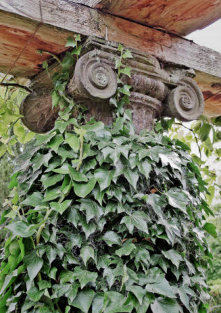 Pergola pillar