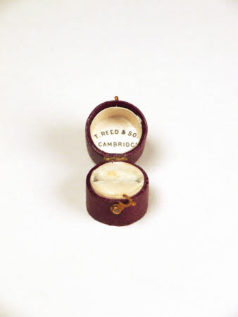 Ring box
