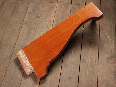 Lavatory seat