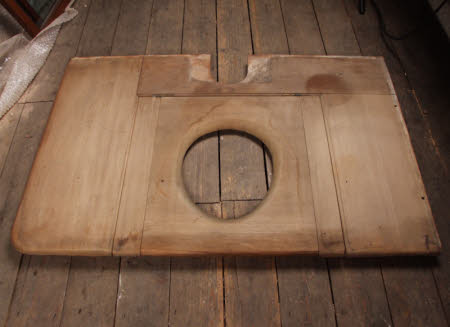 Lavatory seat