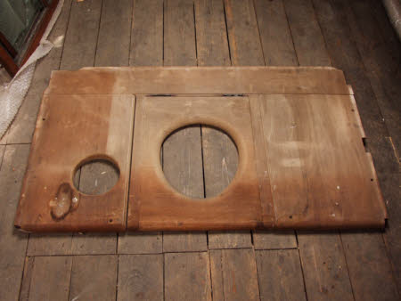 Lavatory seat