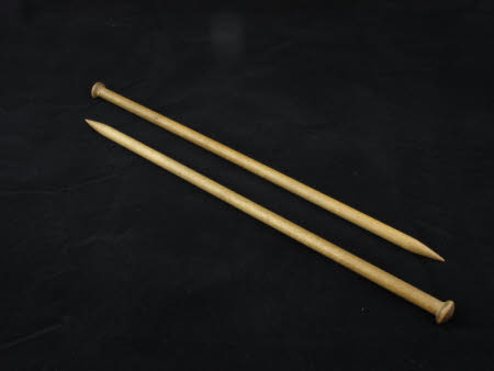 Knitting needle