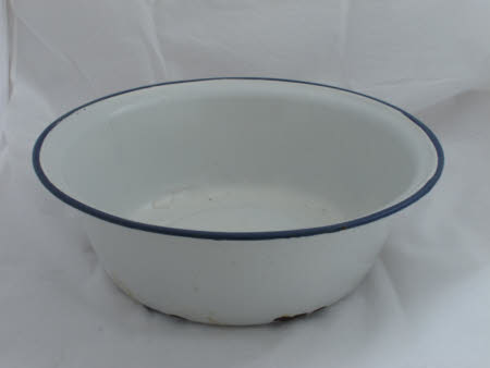 Wash bowl