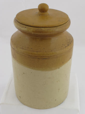 Storage jar with lid