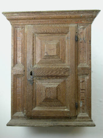 Hanging cupboard