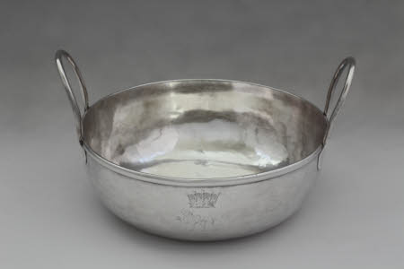 Preserving basin