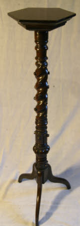 Pedestal stand