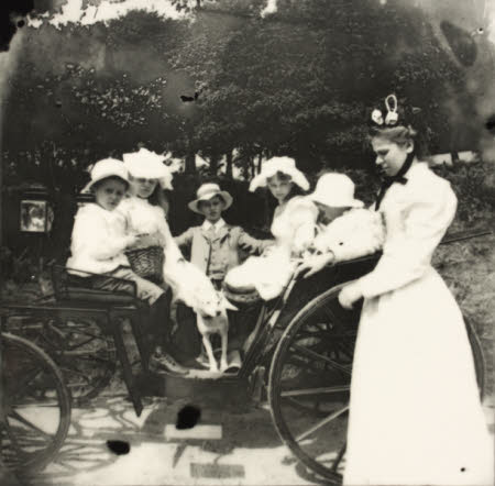 Left to right: The Hon. Cecil Edward Agar-Robartes (1892-1939),The Hon. Edith Violet Kathleen ...