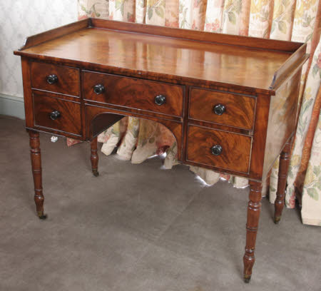 Dressing table
